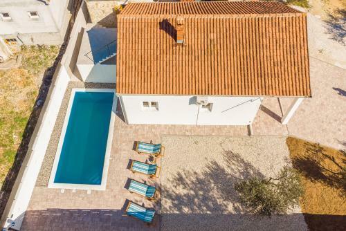 Holiday Home With Pool Barba
