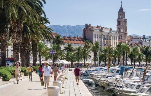 Two-bedroom Apartment In Split