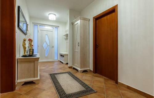 Awesome Home In Smrika W/ Jacuzzi And 3 Bedrooms