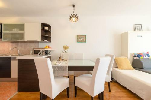 Lct Seaside Apartment