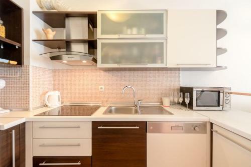 Lct Seaside Apartment