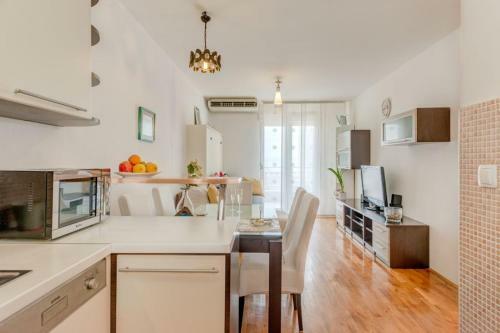 Lct Seaside Apartment