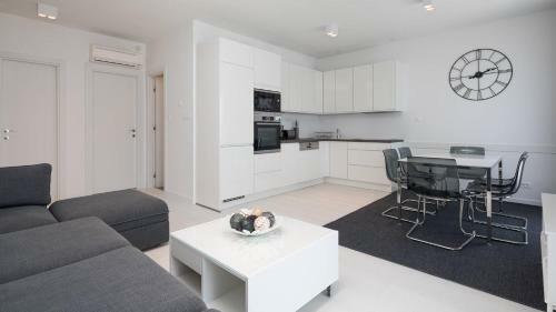S Luxury Apartments
