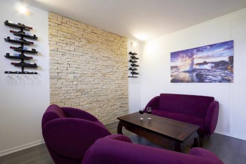 Split Villa Sleeps 8 Pool Air Con Wifi