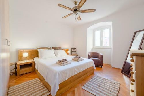 Lct Alberti Palace Apartment