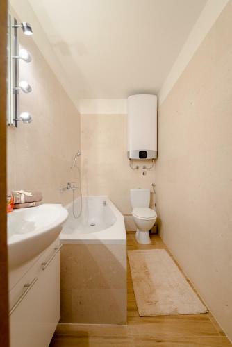 Lct Alberti Palace Apartment