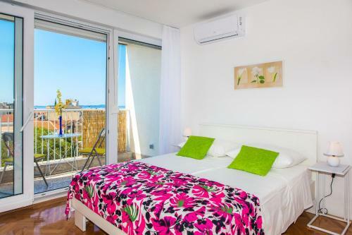 Apartment Helena - With Terrace
