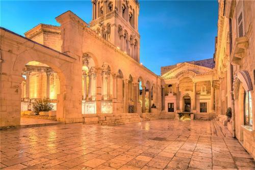 Hostal The Diocletian Collection