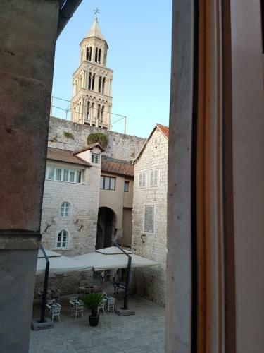 Hostal Riva Palace