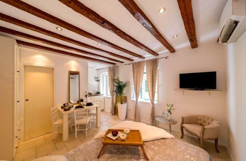 Luxury Apartment Pjaca Split In The Center Of Split