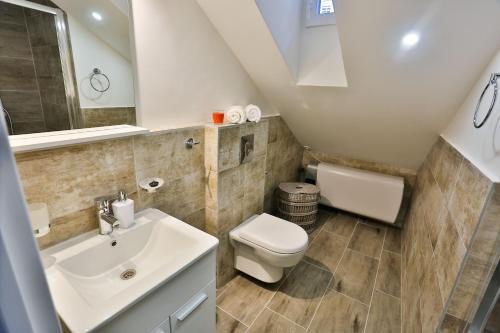 Impeccable 3-bed Apartment In Split
