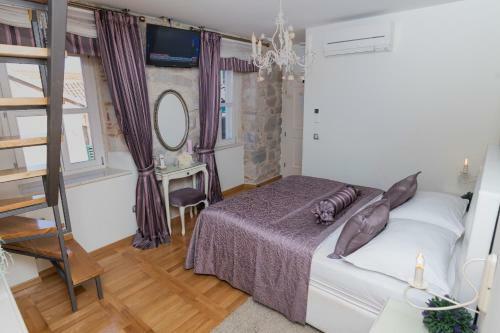 Hostal Gothic Palace Heritage