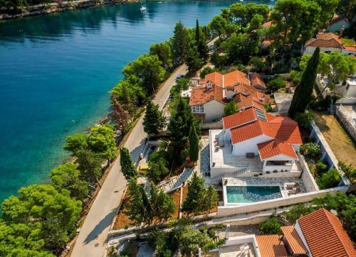 Luxury Villa Dream And Live With Pool By The Beach