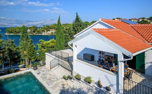 Luxury Villa Dream And Live With Pool By The Beach