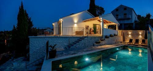 Luxury Villa Dream And Live With Pool By The Beach