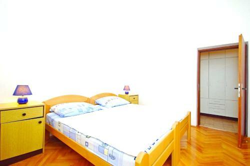 Apartment With 2 Bedrooms In Tisno With Wifi