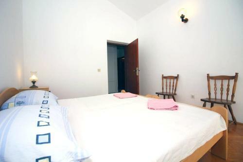 Apartment With 2 Bedrooms In Tisno With Wifi