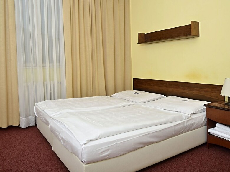 Ea Hotel Jasm�n