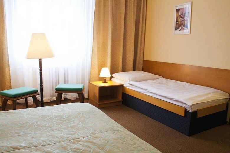 Ea Hotel Jasm�n