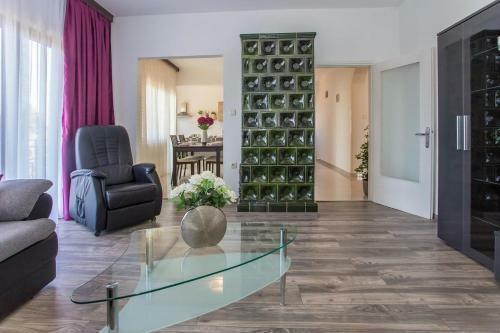 House Demetra