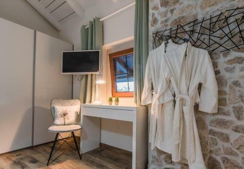 Villa Leonarda - Luxury Stone House