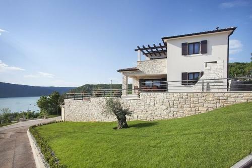 Villa Royal Blue