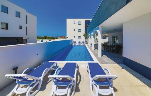 Four-bedroom Holiday Home In Seget Donji