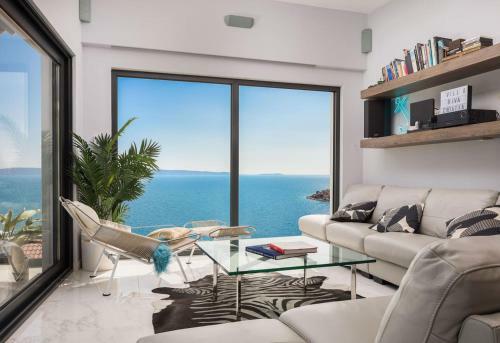 Luxury Villa Riva With Infinity Pool