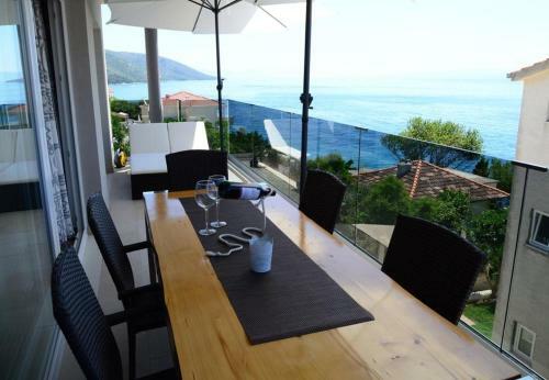 Apartment Marinela-with Pool