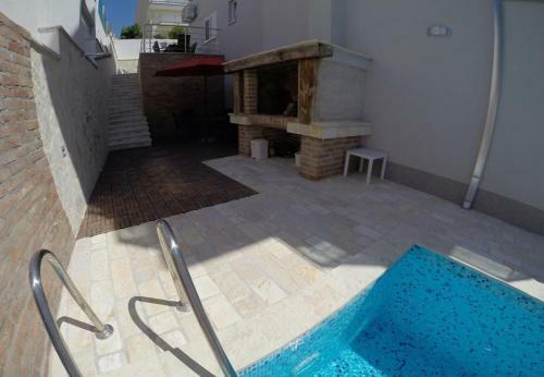 Apartment Marinela-with Pool