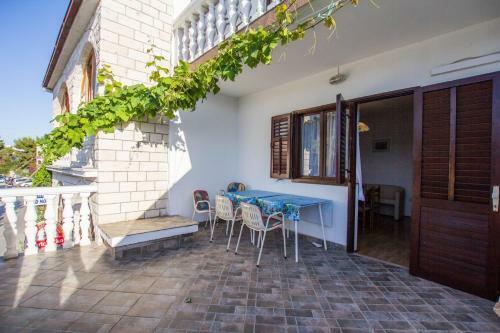 Apartments David - 20m From Beach