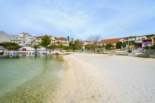 Apartments Karlo