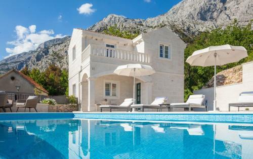 Villa Roko A Luxury Villa In Tucepi, Heated Pool