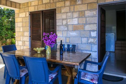 Apartments Doris-trpanj
