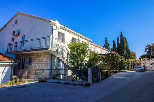 Apartments Doris-trpanj