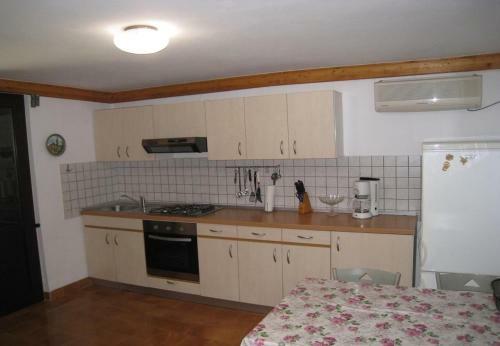 Apartment Dvor - 20 M From Beach