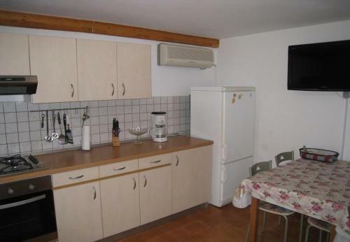 Apartment Dvor - 20 M From Beach