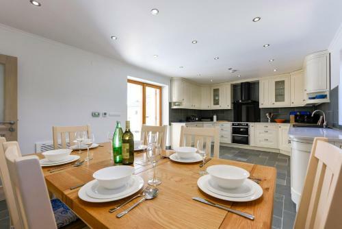 Villa Compass House