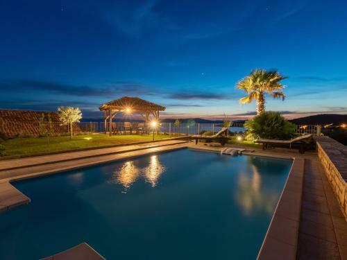 Holiday Home Villa Bugenvila