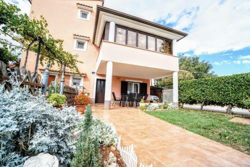Hostal Apartments Bruno