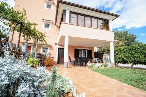 Hostal Apartments Bruno