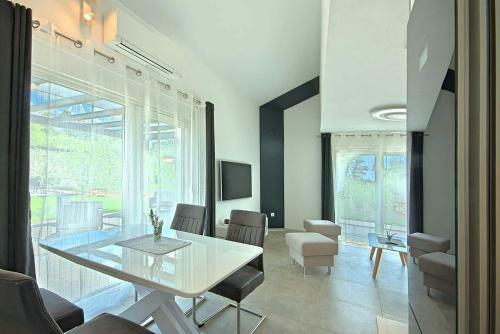 Villa Crystallina