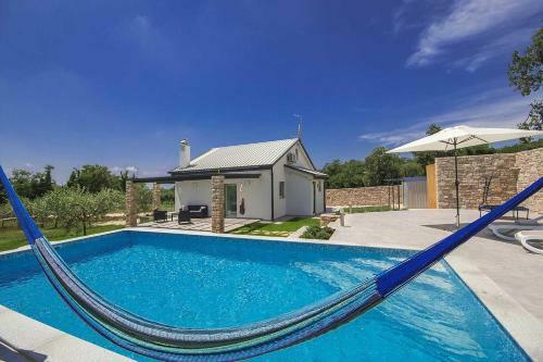 Villa Crystallina