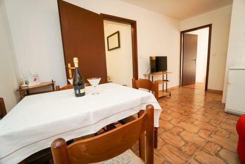 Hostal Apartments Maslina