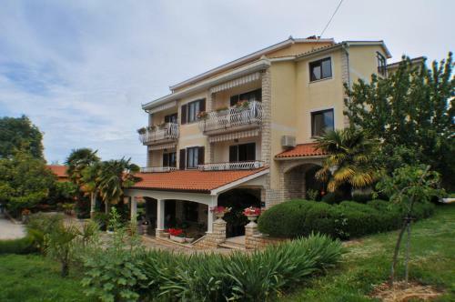 Hostal Haus Liliana