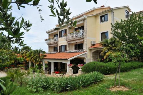 Hostal Haus Liliana