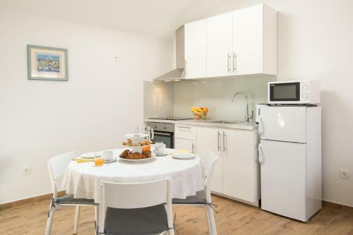 Apartment Bruneta With Sea View