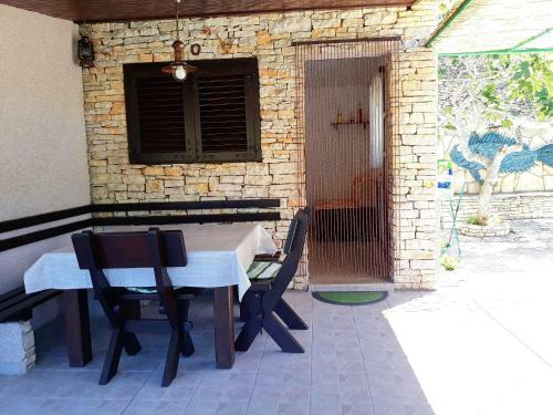 Stone House Oreb