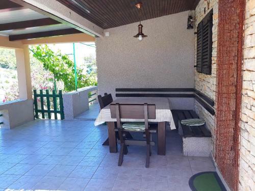 Stone House Oreb