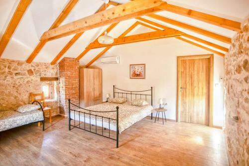 Heritage House With Heated Pool Vrime